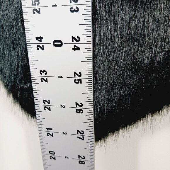 Skies Are Blue, Black Faux Fur Vest, Size Medium, Chic, Glamourous, Luxe, Resort - Picture 10 of 12